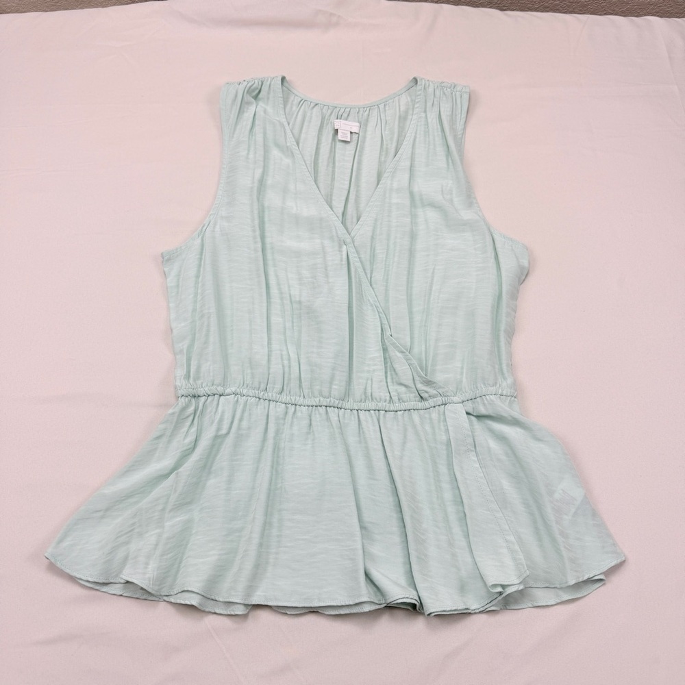 14th & Union Light Green Sleeveless Blouse